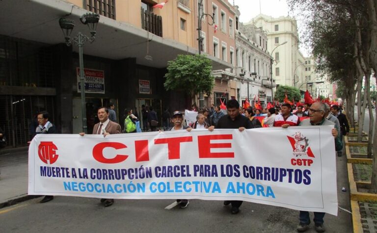 Trabajadores estatales de Perú rechazaron proyecto de ley para el Sistema de Pensiones