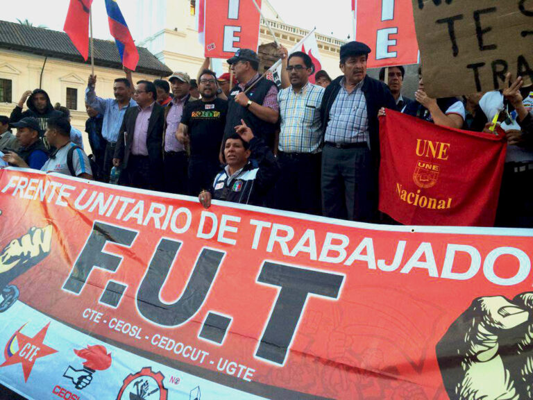 Organizaciones sindicales de Ecuador exigen la fijación del salario mínimo