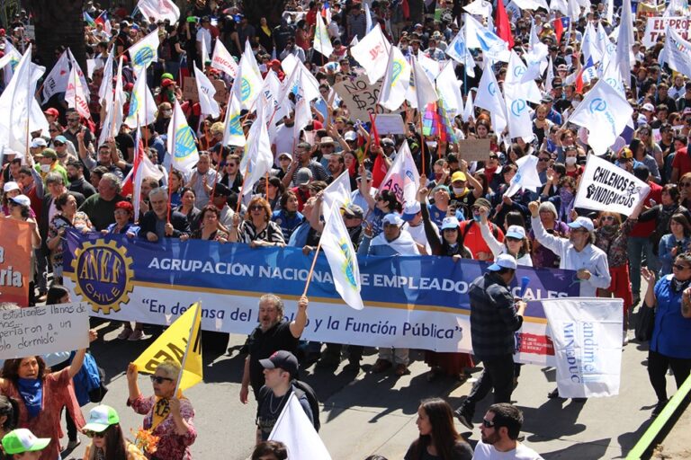 Chile: Mesa del Sector público se declaró en Estado de Alerta ante postergación de negociación
