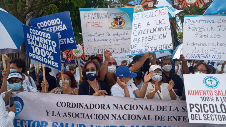 República Dominicana: CONASALUD se manifestó para exigir aumentos en salarios y pensiones