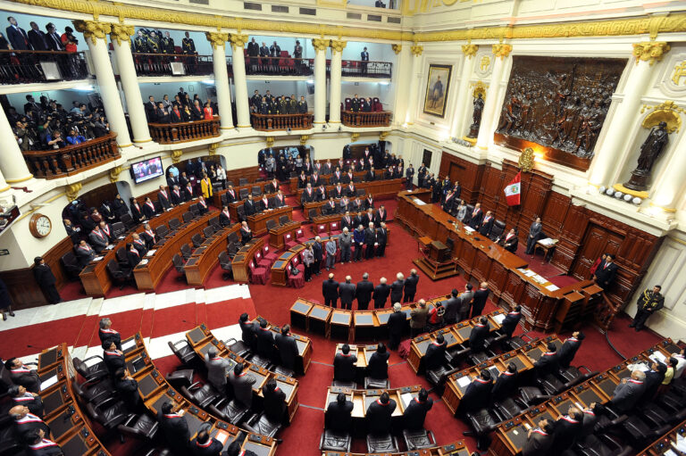 Congreso del Perú aprobó proyecto que evitaría el despido de dirigentes sindicales