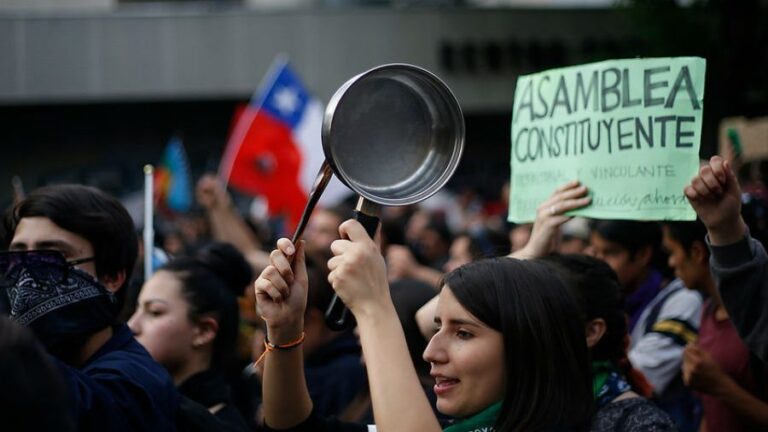 Desafíos en materia laboral y social en la Convención Constitucional de Chile