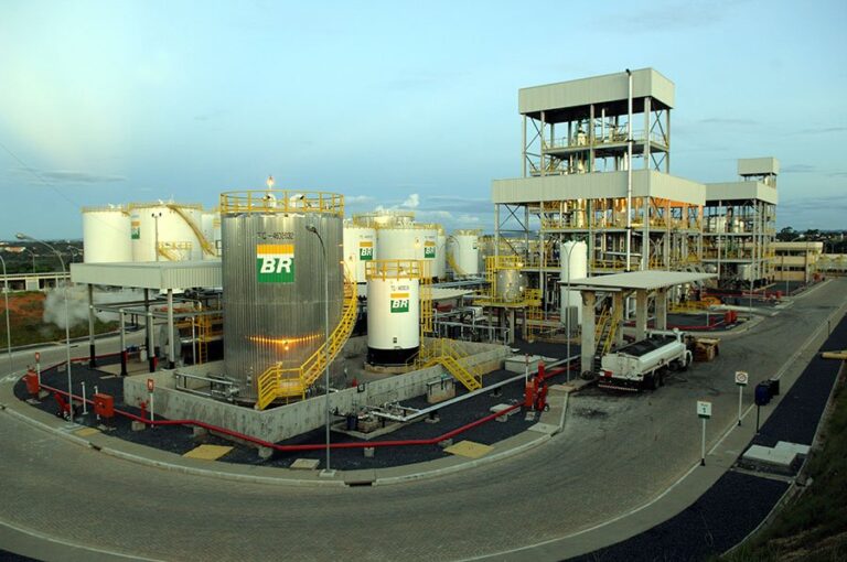 Petroleros avanzan con los diálogos con el Gobierno para reconstruir Petrobras