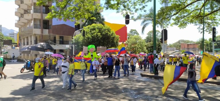 “El paro sigue”: gremios colombianos se toman las calles en defensa del Pliego Nacional
