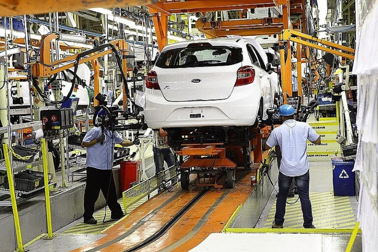 CUT Brasil confirmó que trabajadores despedidos de Ford, en Bahía, recibirán 13.000 reales