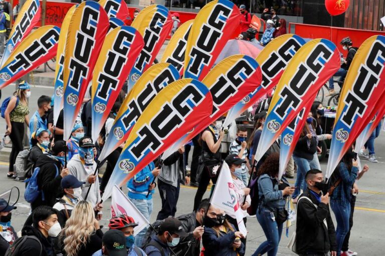 Colombia: comienza el diálogo con centrales sindicales en la mesa de negociación