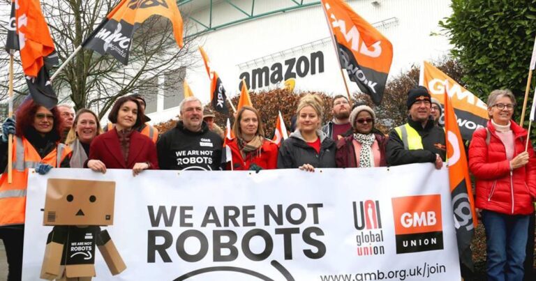 Amazon: entre robots que despiden empleados y una declaración de guerra de camioneros