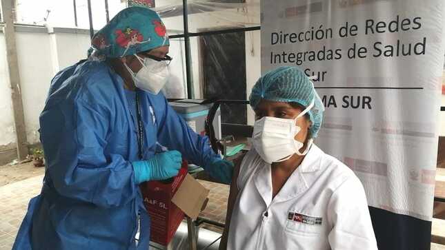 Perú: sindicatos del Seguro Social de Salud lograron acuerdo histórico para los trabajadores del sector