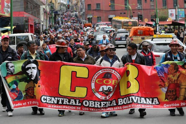 Evo Morales incluyó a las centrales sindicales en un nuevo espacio de defensa del Estado