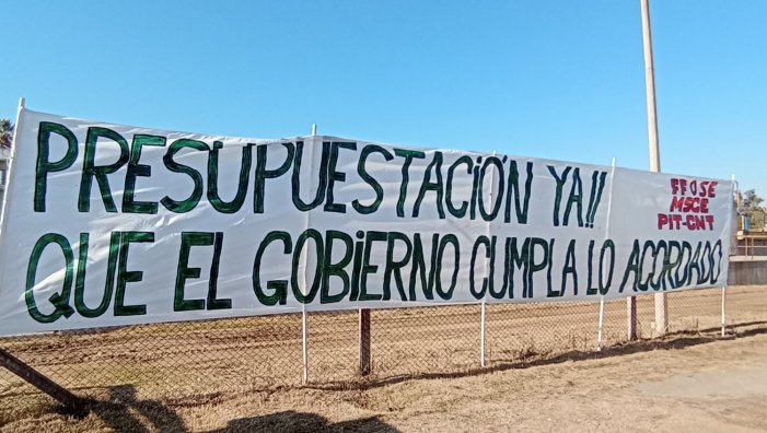 La ISP apoya la lucha por mejores condiciones salariales de los trabajadores de Obras Sanitarias en Uruguay