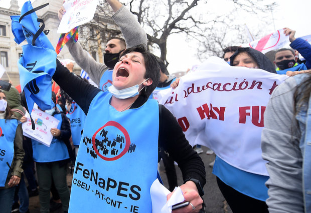 Sindicatos uruguayos del sector de la educación convocaron a un paro nacional para el 15 de junio