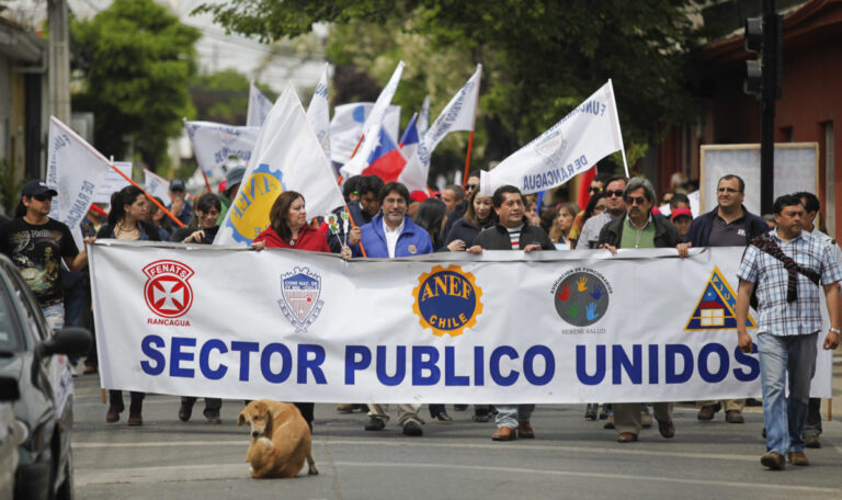 Chile: la MSP-CUT denunció represión de Carabineros en la entrega de la propuesta de reajuste
