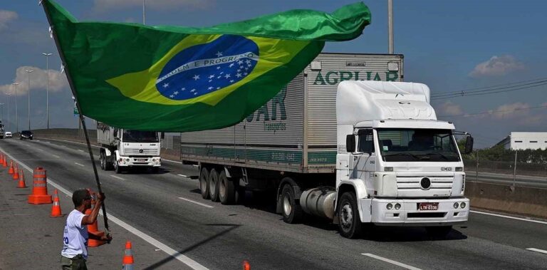Brasil: fin de la huelga de camioneros en el Puerto de Santos