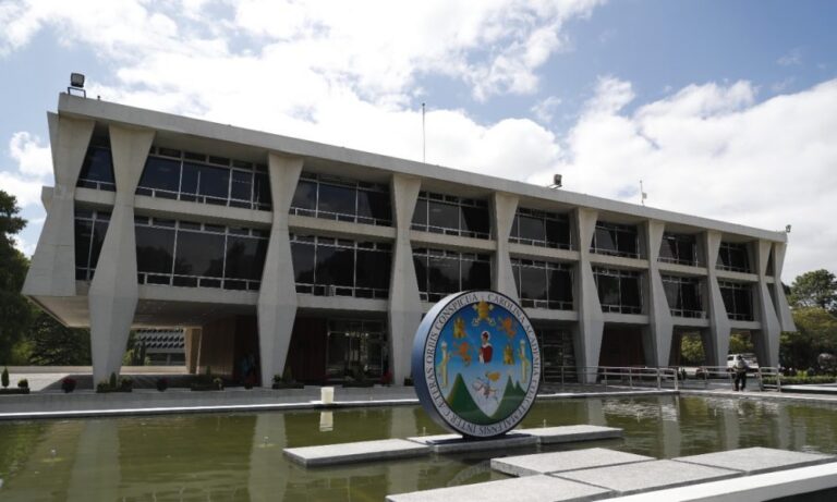 Organizaciones sindicales denunciaron elección fraudulenta en Universidad de Guatemala