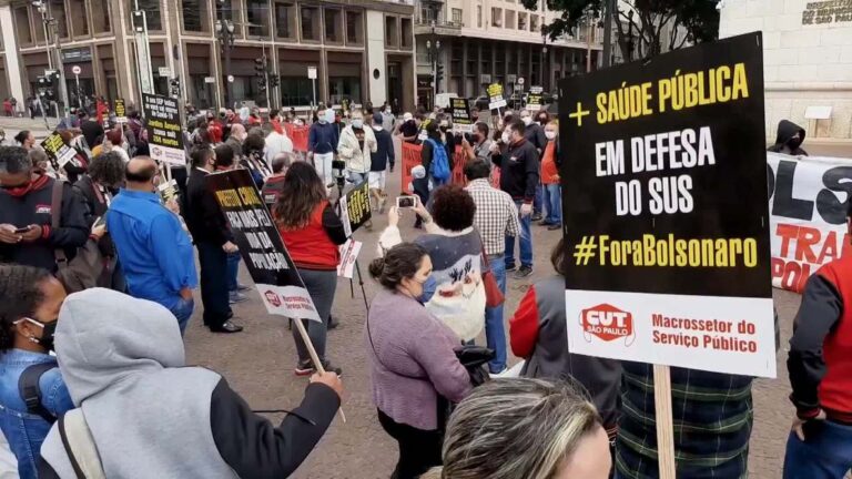 Servidores públicos exigen apertura de negociaciones salariales en Brasilia mediante una concentración