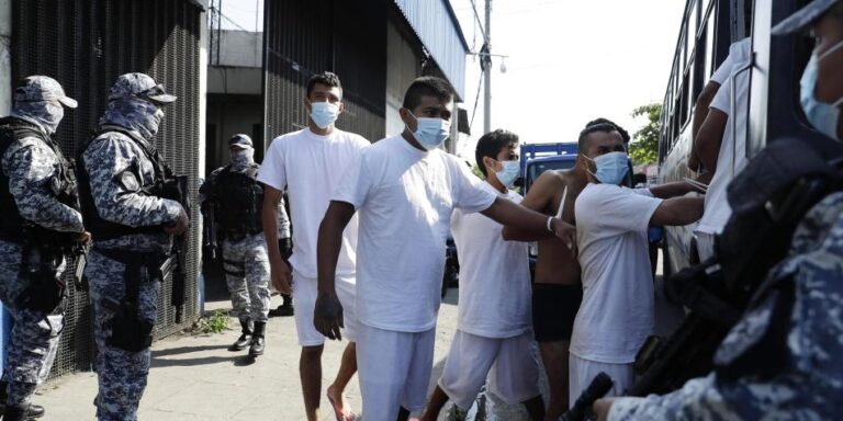 Alerta en El Salvador por detenciones arbitrarias de sindicalistas bajo Régimen de Excepción