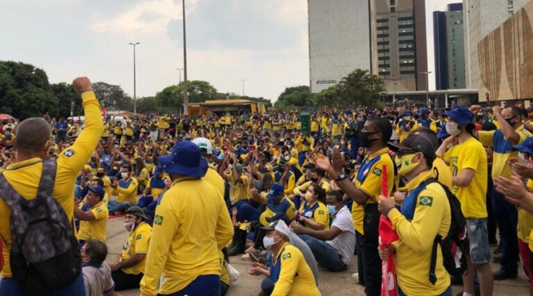 Empleados de Correios en Brasil definen agenda de reclamaciones por sus derechos