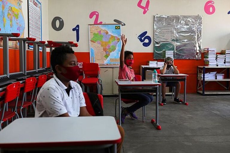 SINTESE Brasil alerta sobre condiciones de trabajo en las aulas y la vulnerabilidad frente al Covid