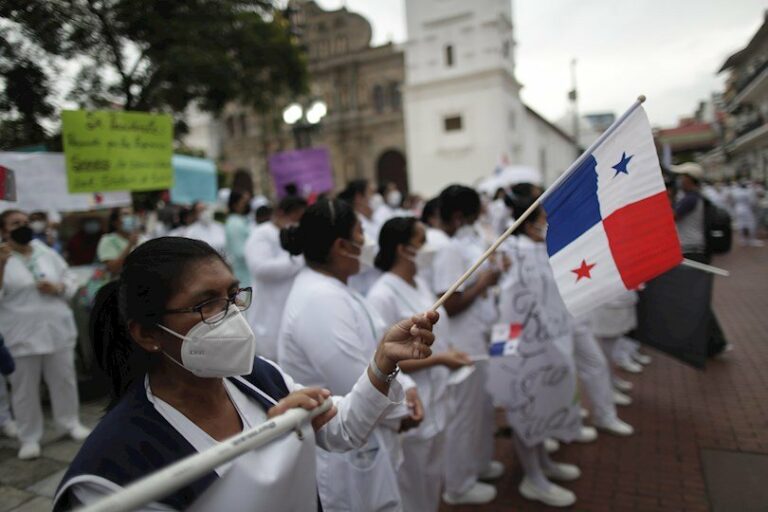 Trabajadores de la salud en Panamá anuncian movilizaciones si no mejoran condiciones laborales