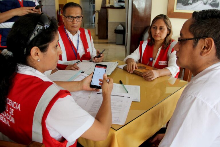 Perú: trabajadores de Superintendencia de Fiscalización Laboral rechazan decreto que modificaría Ley del Servicio Civil