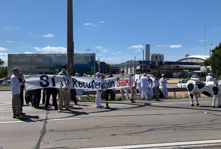 Trabajadores de la industria láctea en Uruguay anuncian nuevas medidas de protesta