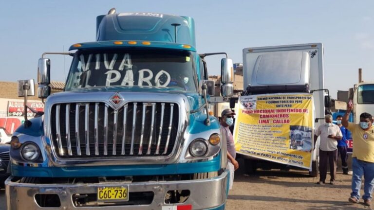 Transportistas de carga inician hoy paro indefinido en Perú