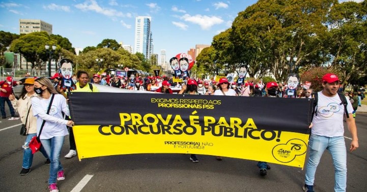 Sindicato de los docentes públicos de Paraná, Brasil, disputarán su derecho a huelga en los tribunales