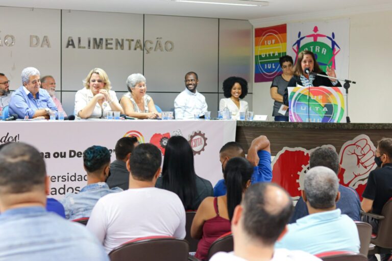 Brasil: FETIASP lideró un evento sobre los retos de la población LGBTI en los espacios de trabajo