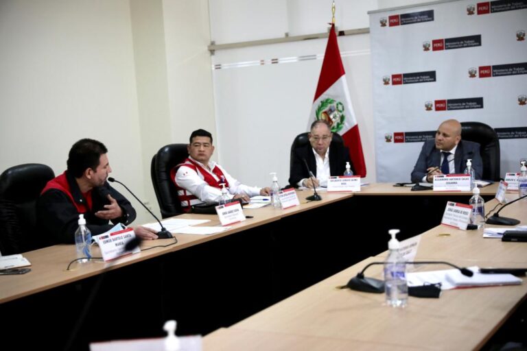 CUT Perú formuló junto con el Ministerio de Trabajo un marco conceptual de autoempleo, con asistencia de OIT