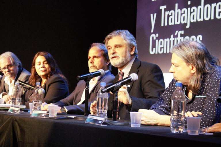 Se realizó el 1º Encuentro Internacional de Trabajadoras y Trabajadores Científicos