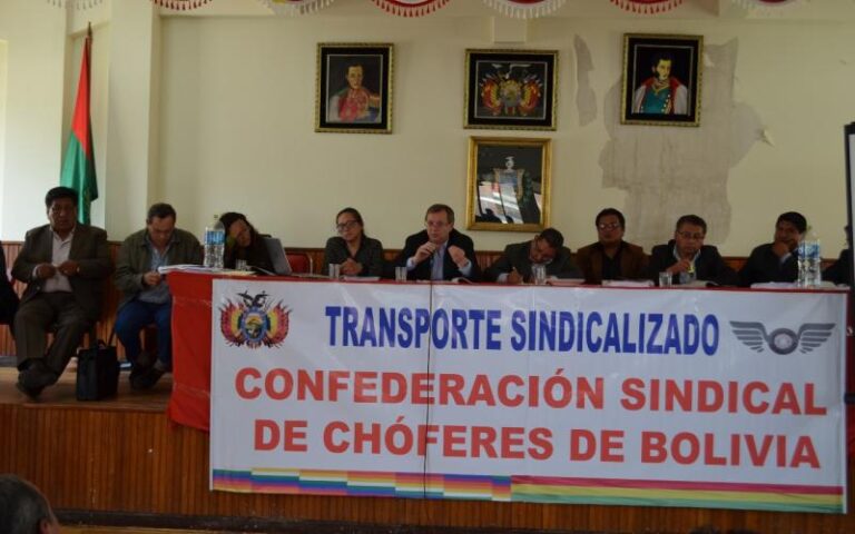 Confederación Sindical de Chóferes de Bolivia suspendió Paro Nacional