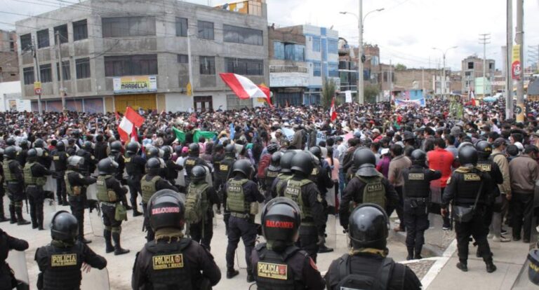La CTA- Autónoma de Argentina pidió el restablecimiento de la democracia en Perú