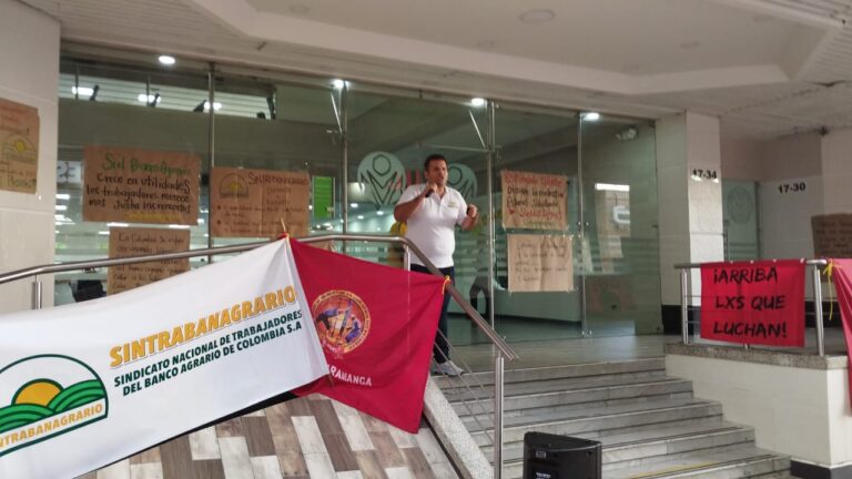 Trabajadores del Banco Agrario se manifestaron por mejores condiciones laborales