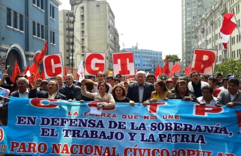 Sindicatos afiliados a la IndustriALL en Perú se unieron al paro, en defensa de la democracia