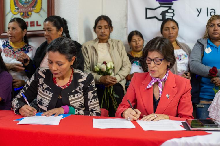 Ecuador: ONU Mujeres y CEOSL firmaron un convenio para la construcción de una agenda de cuidados
