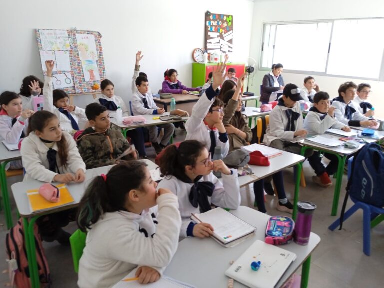 ADEMRI-Fenapes denuncia el “desmantelamiento de la educación pública”, a poco del inicio de clases