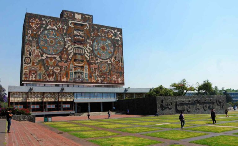 Trabajadores de la Universidad Nacional Autónoma de México evidencian la falta de seguridad y salud