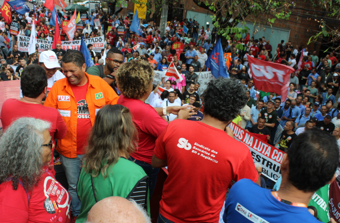 Trabajadores de Minas Gerais, Brasil, se manifestaron en contra del Régimen de Recuperación Fiscal