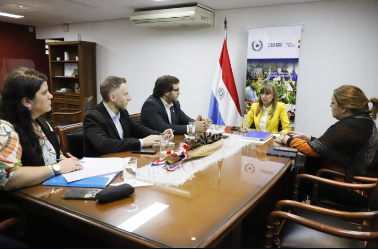 Ministerio de Trabajo de Paraguay junto a la OIT apoyan programa de Formación Dual