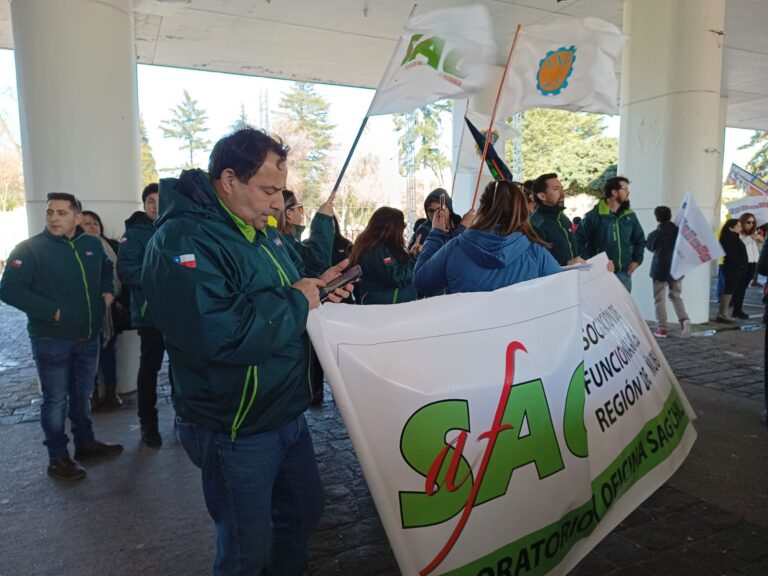 Chile: funcionarios del Servicio Agrícola y Ganadero exigen Bono a la Función