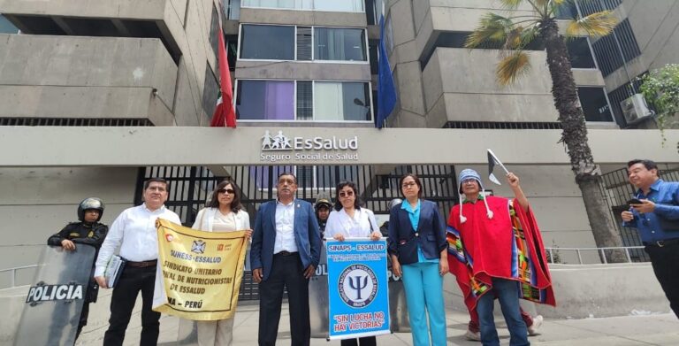 Perú: sindicatos de trabajadores del Seguro Social de Salud logran pago del Bono Extraordinario