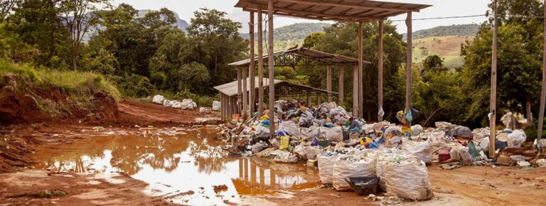 Estudio de «Mujeres en Empleo Informal» reveló el impacto del cambio climático en recicladores de Brasil