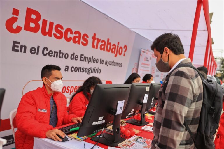 La bolsa de trabajo Bumeran evidenció que es posible reducir la jornada laboral en Perú sin afectar los salarios