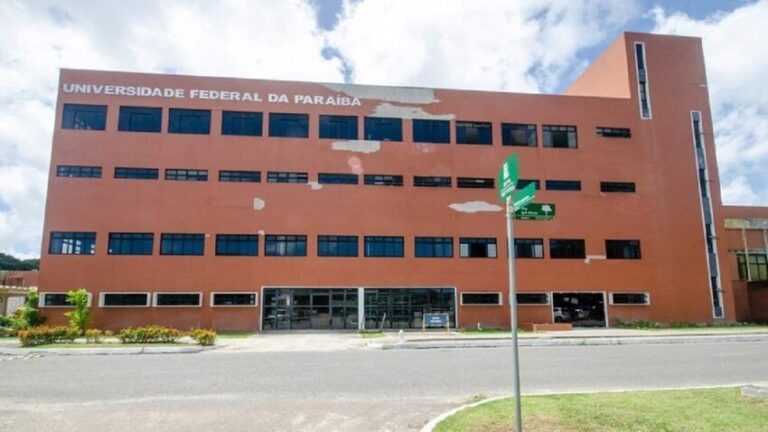Trabajadores de la Universidad Federal de Paraíba en Brasil piden que no se les descuente el salario por huelga