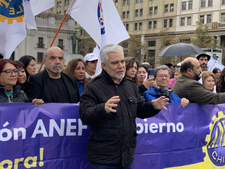 José Pérez, presidente de la ANEF Chile, exige la renuncia del secretario del Senado por abusos laborales