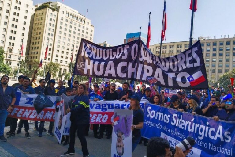 Chile: Trabajadores de Siderúrgica Huachipato exigen soluciones frente a cierre anunciado