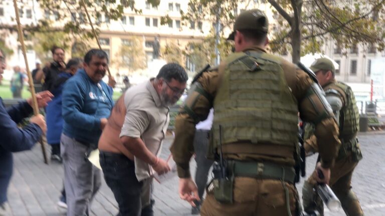 CUT Chile denunció agresión física de Carabineros contra su presidente Nacional