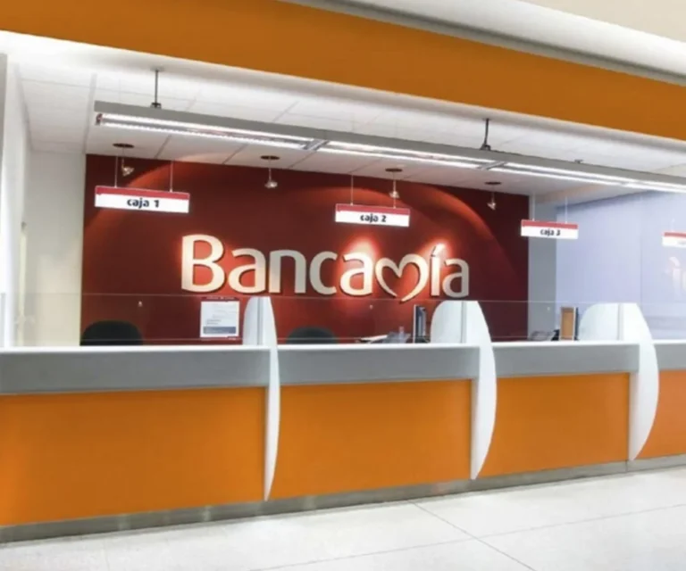 Ante el cierre de sucursales de Bancamía: bancarios de Colombia exigen estabilidad laboral