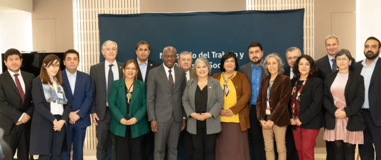 En su primera visita a Chile, el Director General de la OIT reforzó la necesidad de promover la justicia social