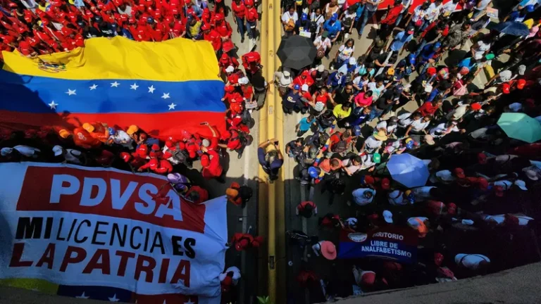 Venezuela: Maduro anunció un aumento en la ayuda pagada a los trabajadores